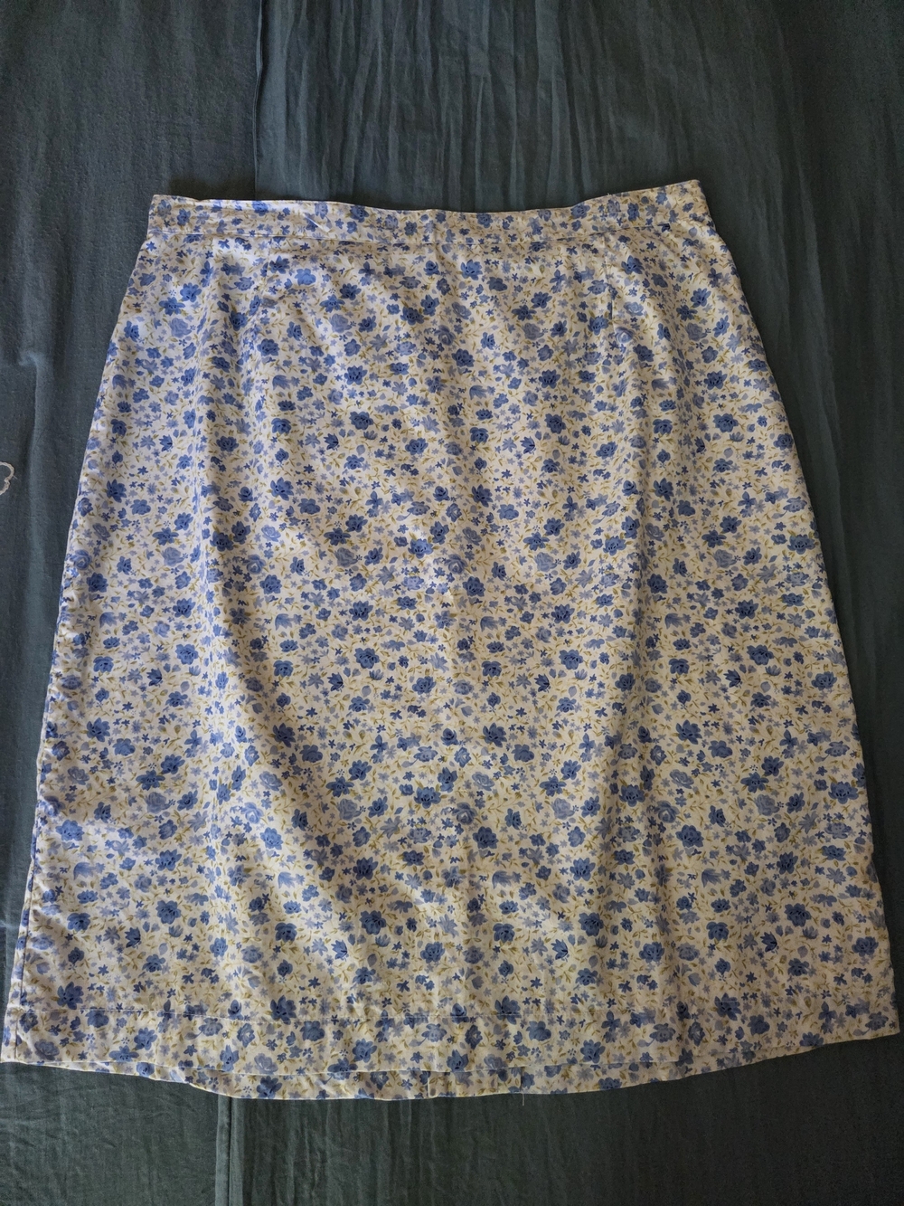 Casual Corner Blue and White Floral A-Line Skirt
